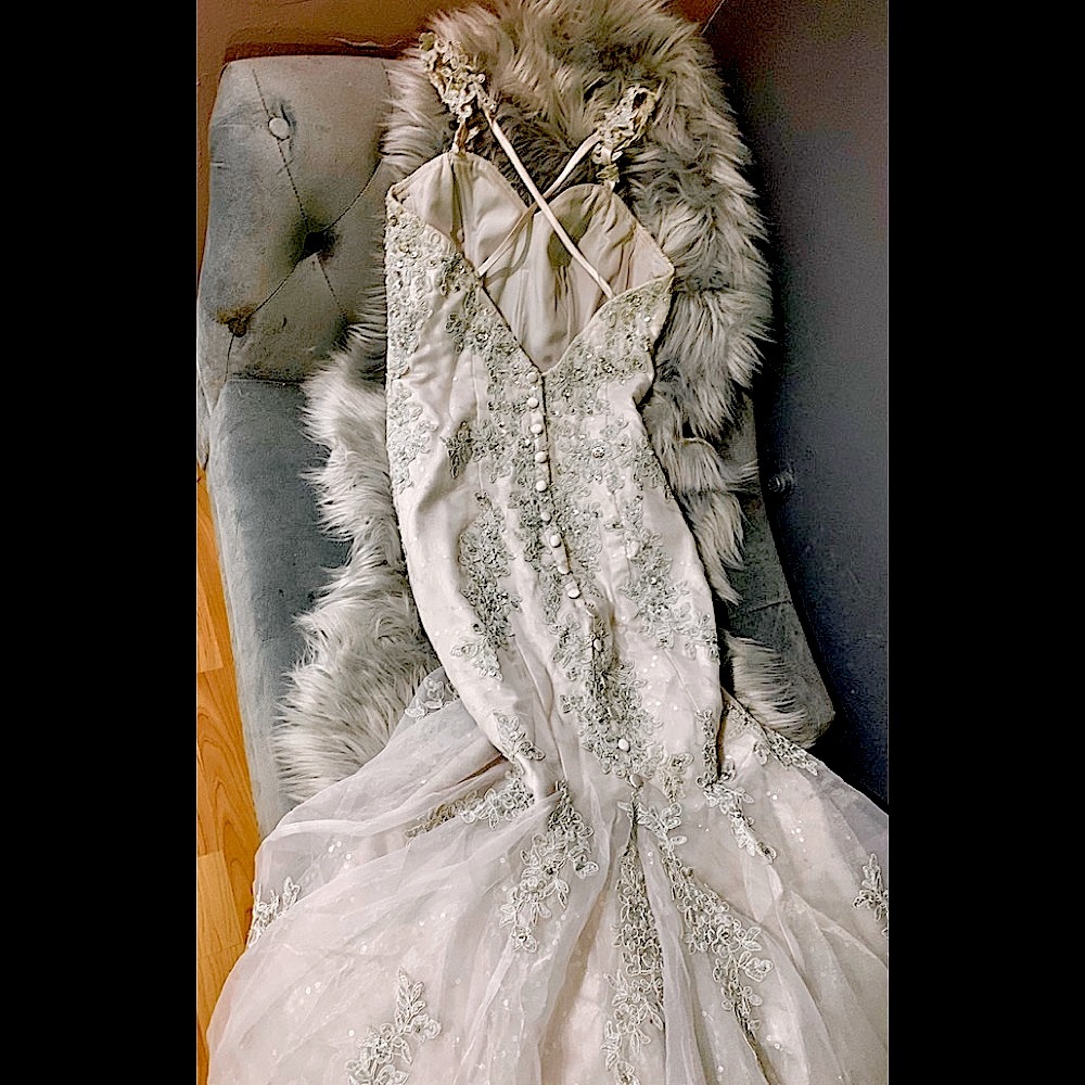 Simple elegant wedding dress❤️ - Picture 7 of 16